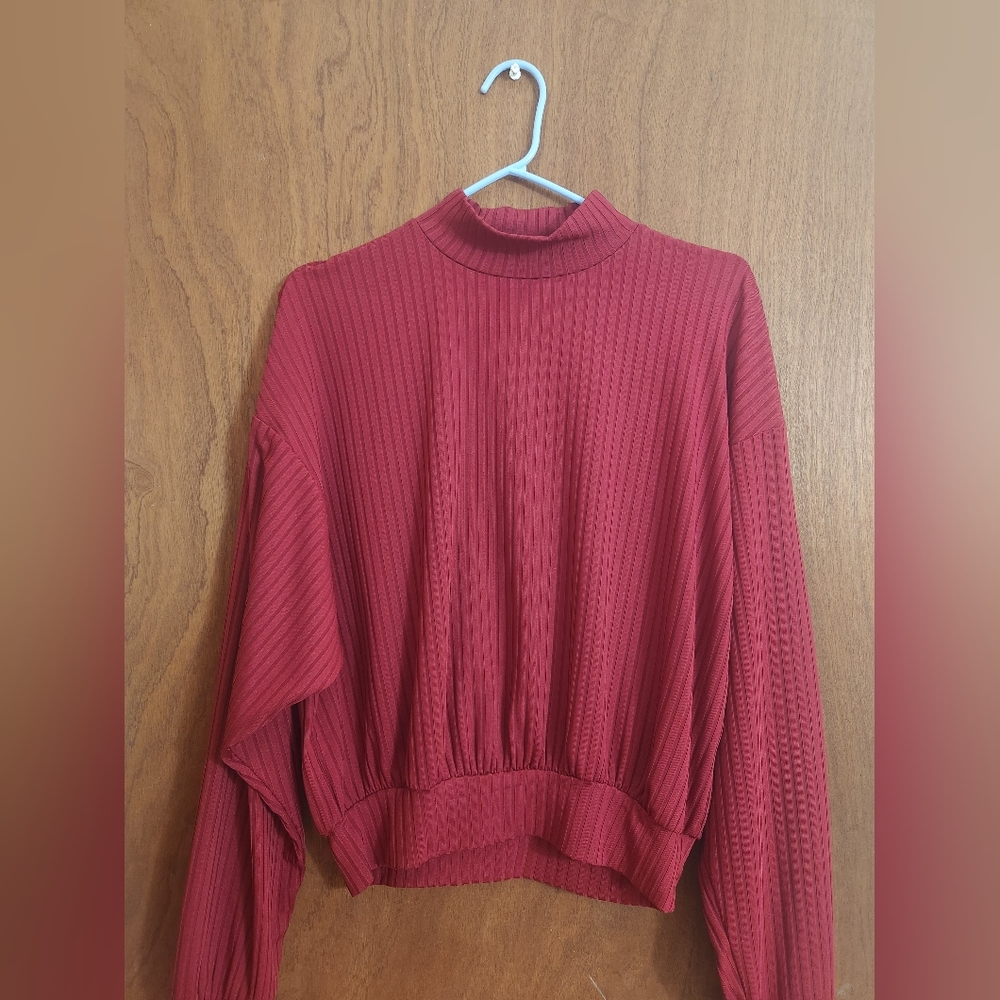 SHEIN DARK RED CROP TOP LONG SLEEVES OVERSIZE SIZE XS
